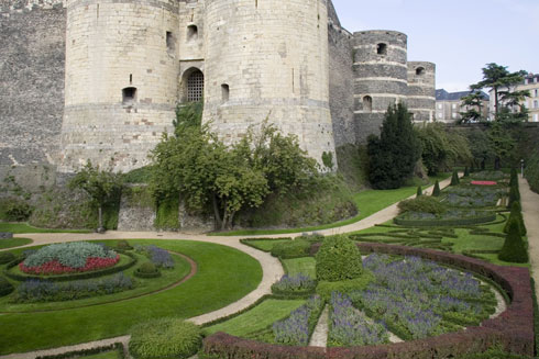 Jardim no exterior da fortaleza de Angers