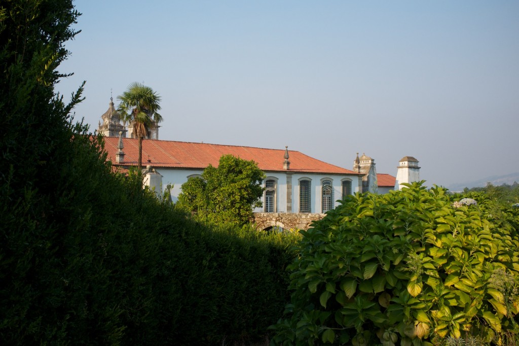 Cerca do Mosteiro de S. Martinho de Tibães